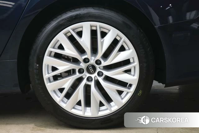 Audi A7L id 4264090 из Китая 17