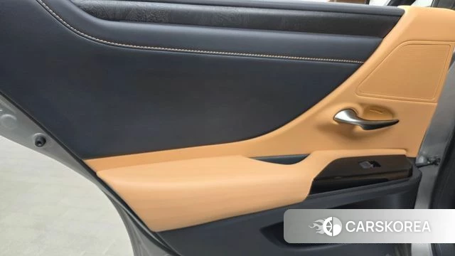 Lexus ES300h 7th generation id 4303741 из Кореи 17