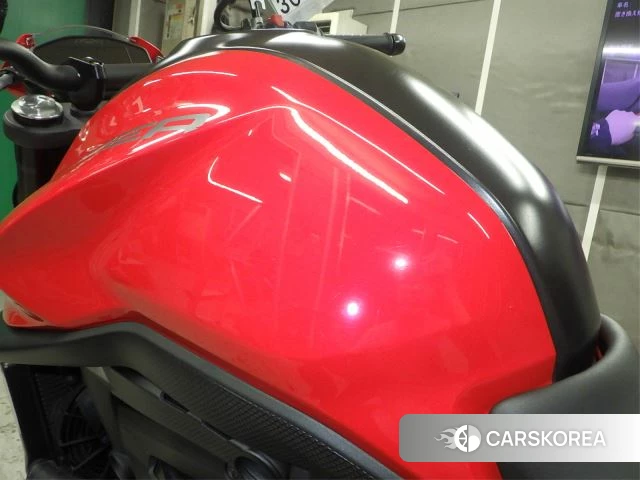 Проданный Ducati MONSTER 937 PLUS id 4238004 из Японии, фото 17