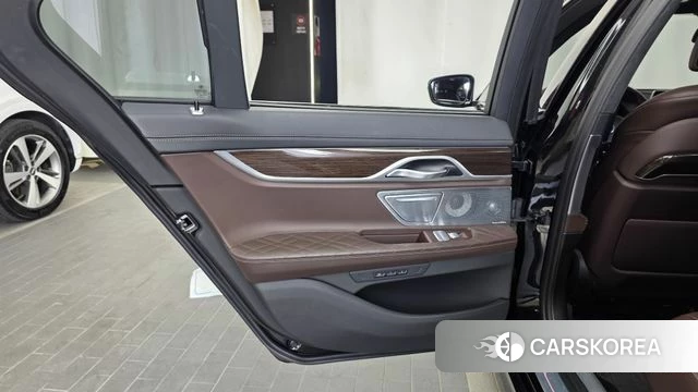 BMW 7 Series (G11) id 4541860 из Кореи 17