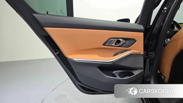 BMW 3 Series (G20) id 4505976 из Кореи 17