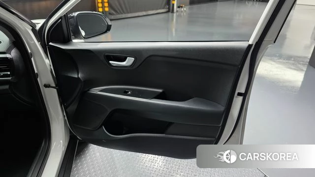 Kia Stonic id 4882548 из Кореи 17