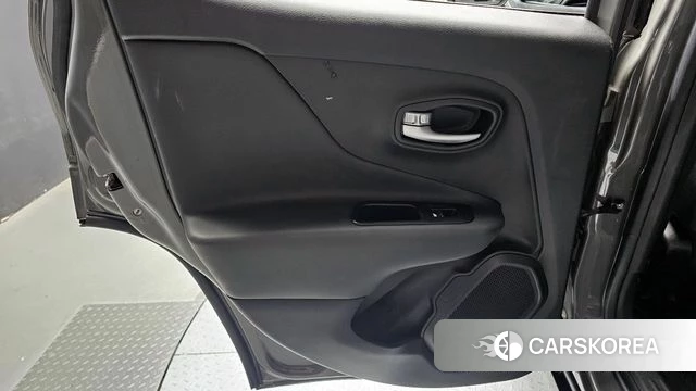 Jeep Renegade id 4310032 из Кореи 17