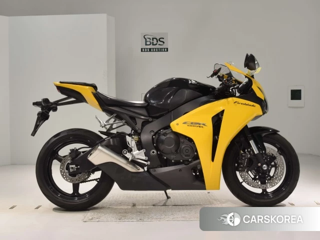 Проданный Honda CBR1000RR 2010 из Японии, фото 2