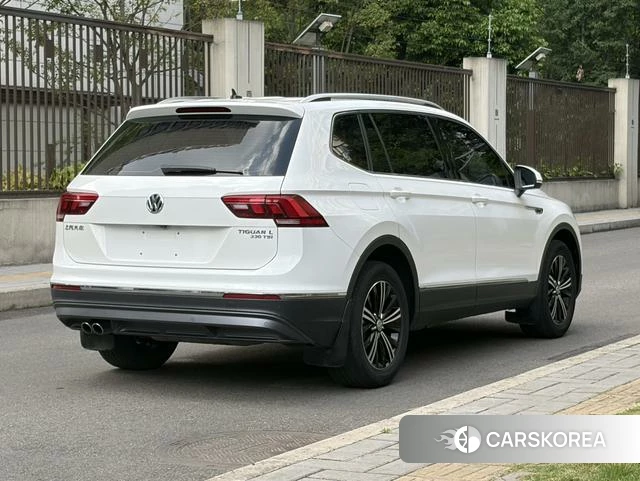 Volkswagen Tiguan L id 4219865 из Китая 17