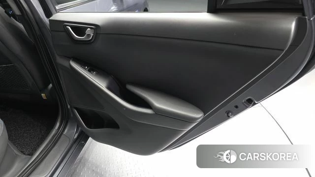 Hyundai Ionic Hybrid id 4521060 из Кореи 17