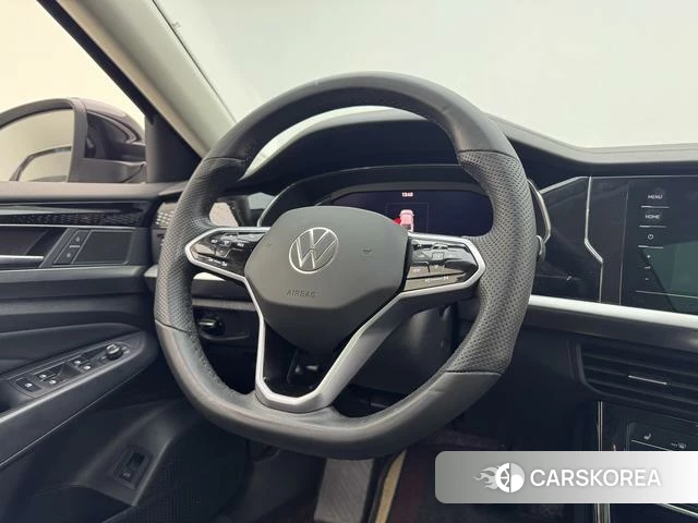 Volkswagen Passat id 4258660 из Китая 17