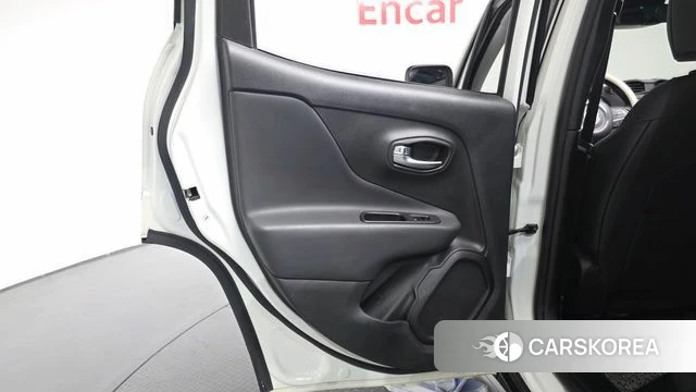Jeep Renegade id 4572891 из Кореи 17