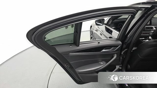 BMW 5 Series (G30) id 4662634 из Кореи 17