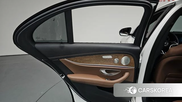 Mercedes-Benz E-Class W213 id 4696339 из Кореи 17
