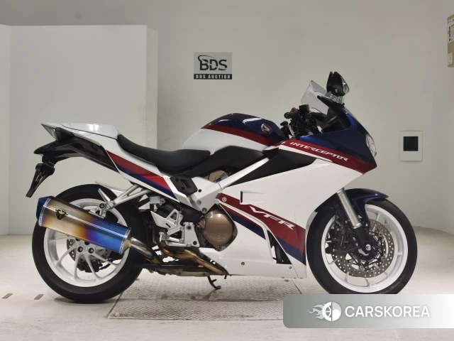 Проданный Honda VFR800F 2022 из Японии