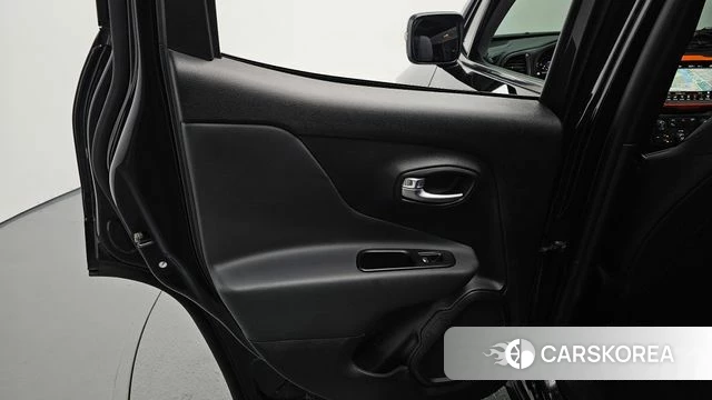 Jeep Renegade id 4717444 из Кореи 17