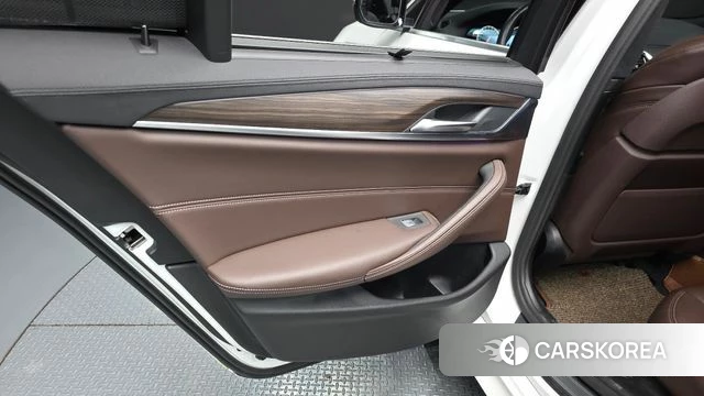 BMW 5 Series (G30) id 4203556 из Кореи 17