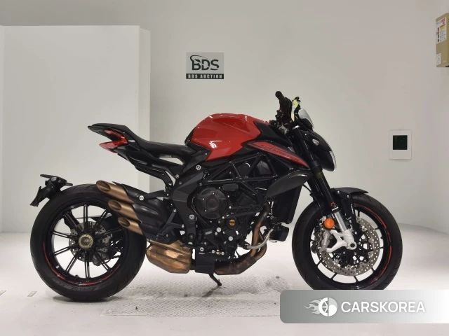 Проданный MV AGUSTA BRUTALE DRAGSTER 800 id 4167054 из Японии