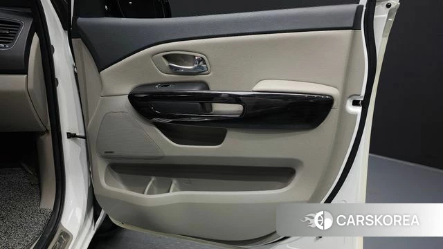 Kia The New Carnival id 4525476 из Кореи 17