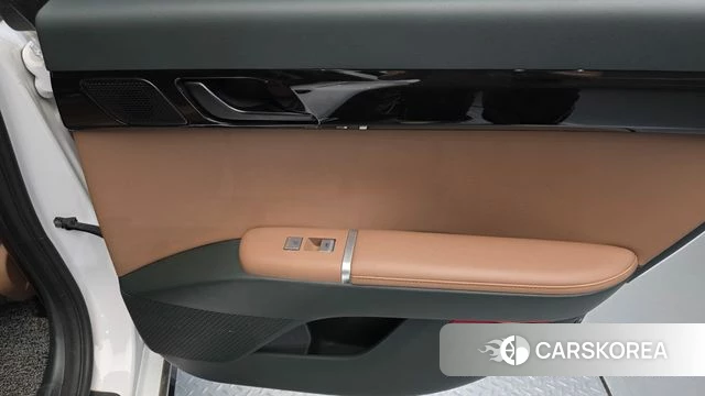 Hyundai Grandeur (GN7) id 4401018 из Кореи 17