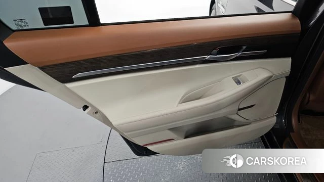 Genesis G90 id 4573098 из Кореи 17