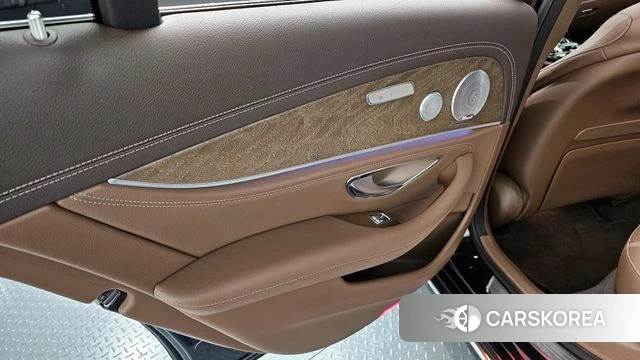 Mercedes-Benz E-Class W213 id 4304845 из Кореи 17