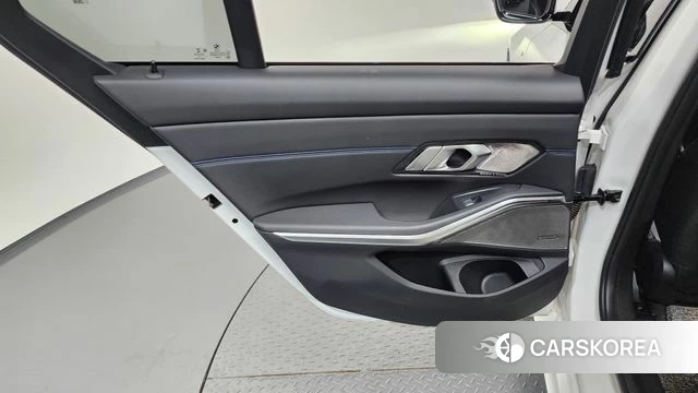 BMW 3 Series (G20) id 4917900 из Кореи 17