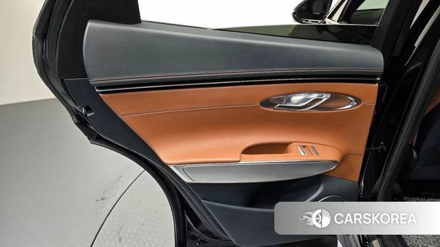 Genesis GV70 id 4898477 из Кореи 17