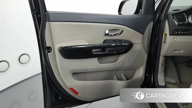 Kia The New Carnival id 4459122 из Кореи 17