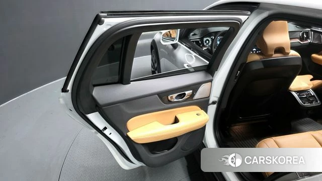 Volvo V60 Cross-Country 2nd Generation id 4330619 из Кореи 17