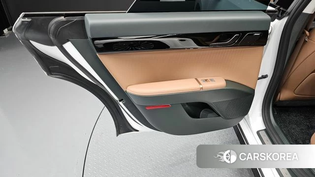 Hyundai Grandeur (GN7) id 4201114 из Кореи 17