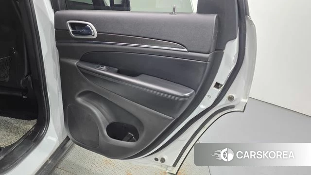 Jeep Grand Cherokee id 4318113 из Кореи 17