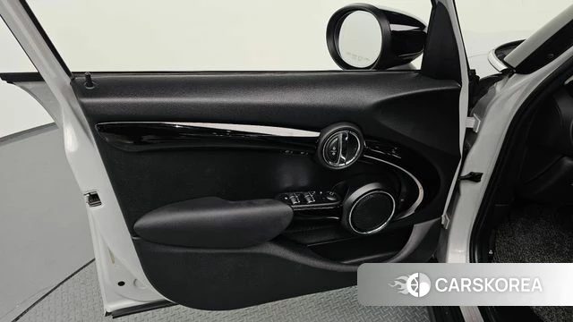 Mini Cooper S id 4595149 из Кореи 17