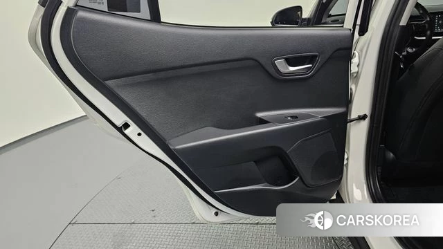 Kia Stonic id 4899935 из Кореи 17