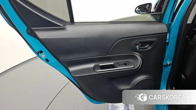Toyota Prius C id 4459459 из Кореи 17