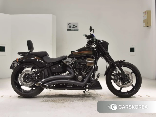 Проданный Harley-Davidson Softail Breakout FXSBSE CVO 2016 из Японии