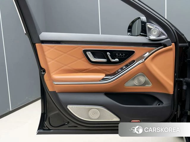 Mercedes-Benz Maybach S-class id 4260260 из Китая 17