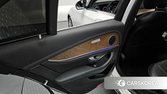 Mercedes-Benz E-Class W213 id 4251272 из Кореи 17