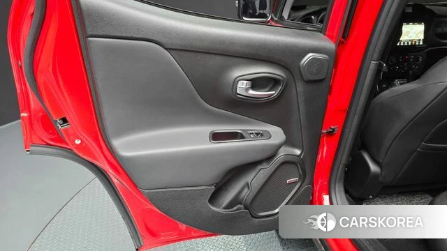 Jeep Renegade id 4244549 из Кореи 17