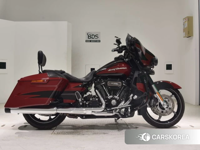 Проданный Harley-Davidson Street Glide FLHXSE1800 CVO 2017 из Японии