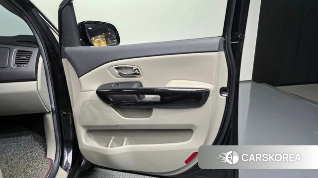 Kia The New Carnival id 4918878 из Кореи 17