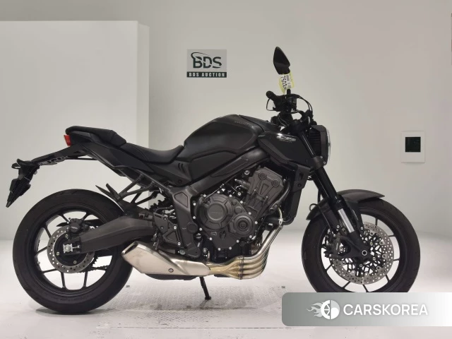 Проданный Honda CB650R 2023 из Японии