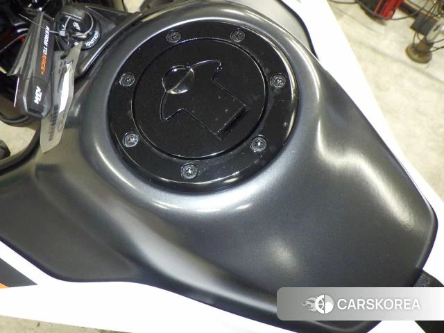 KTM 890 DUKE R id 3957894 из Японии 17