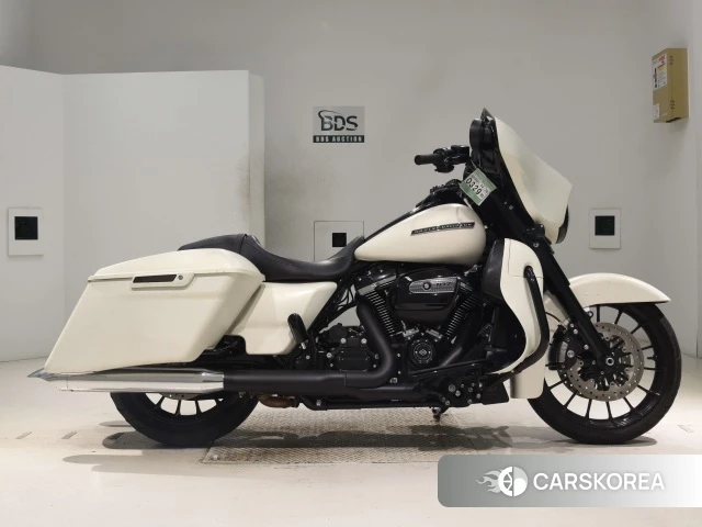 Проданный Harley-Davidson Street Glide FLHXS1750 id 4206042 из Японии, фото 17