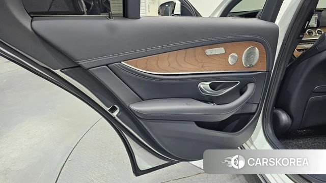 Mercedes-Benz E-Class W213 id 4302538 из Кореи 17