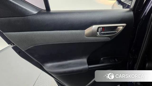 Lexus CT200h id 4785959 из Кореи 17