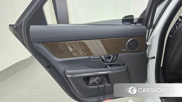 Jaguar All New XJ id 4643037 из Кореи 17