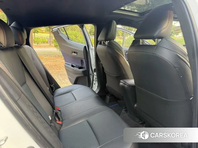 Toyota C-HR id 3896189 из Китая 17