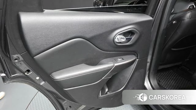 Jeep Cherokee (KL) id 4196090 из Кореи 17