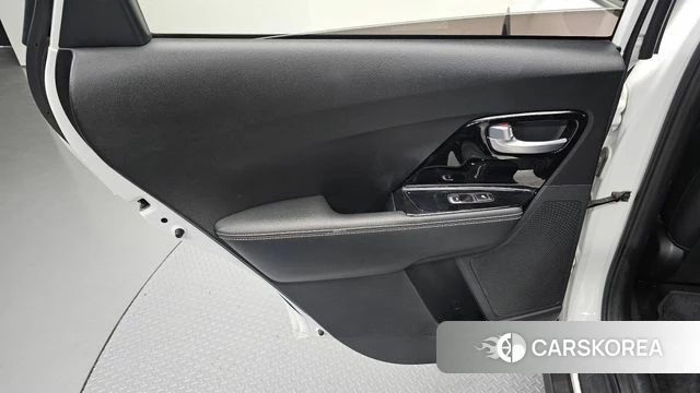 Kia Niro EV id 4899483 из Кореи 17