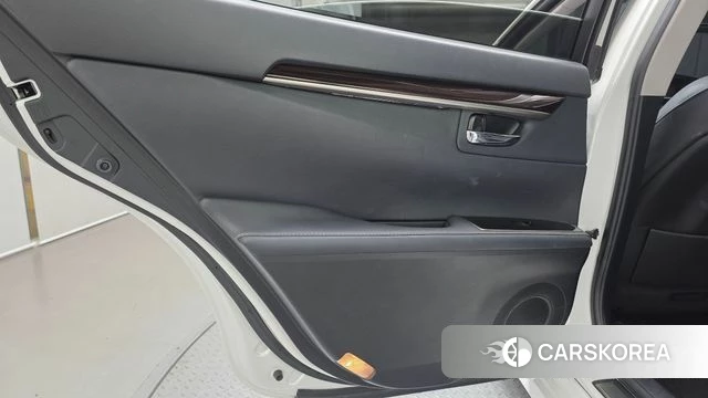 Lexus New ES300h id 4795046 из Кореи 17