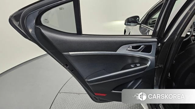 Genesis G70 id 4294896 из Кореи 17