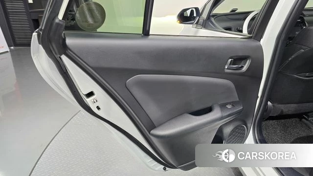 Toyota Prius 4th Generation id 4702652 из Кореи 17