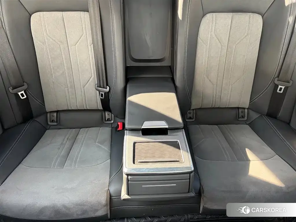 Audi A6L id 4515321 из Китая 17